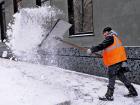 Уборка снега вручную в Казани Рабочие для уборки снега